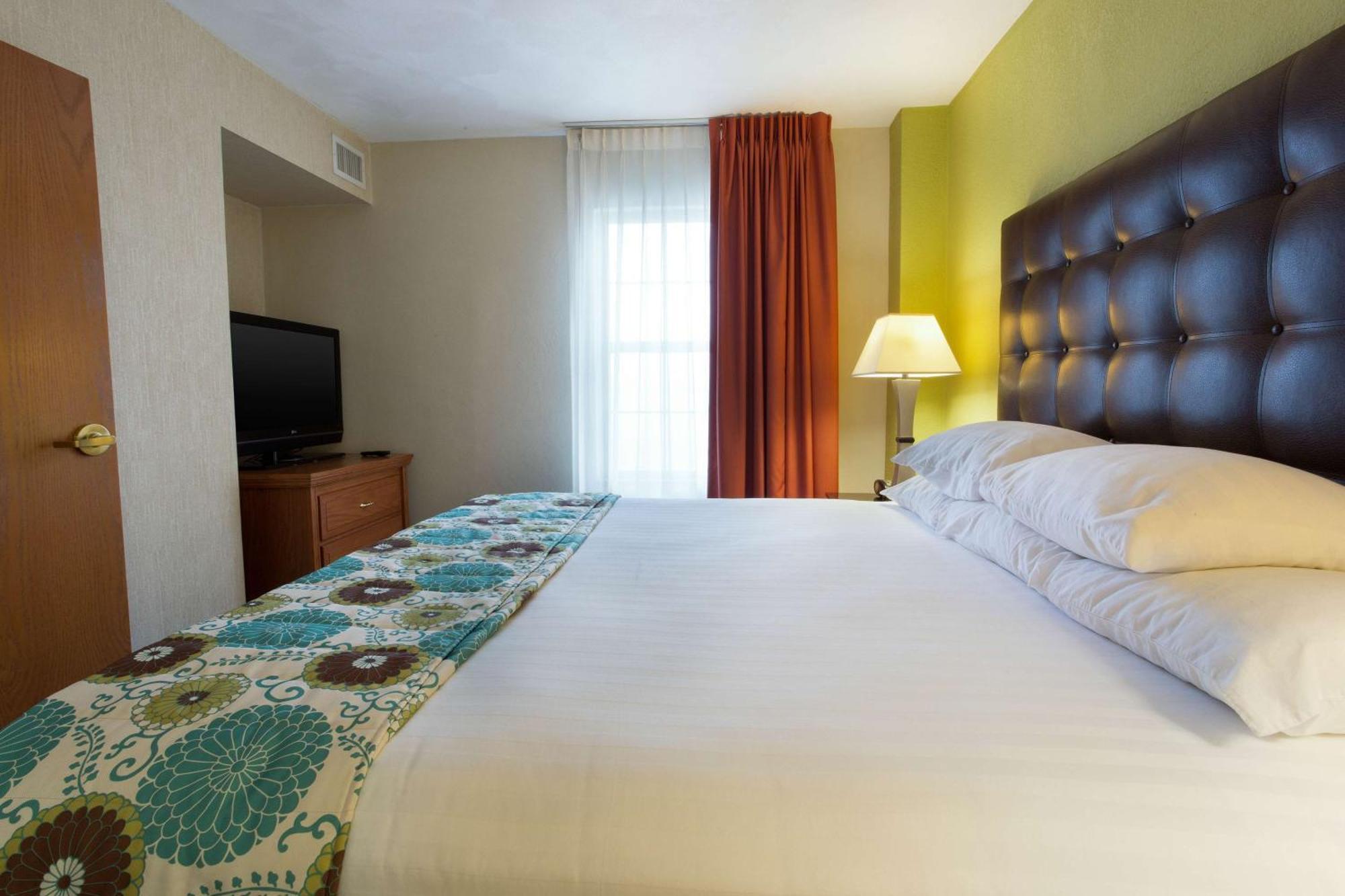 Drury Inn & Suites 맥앨린 외부 사진