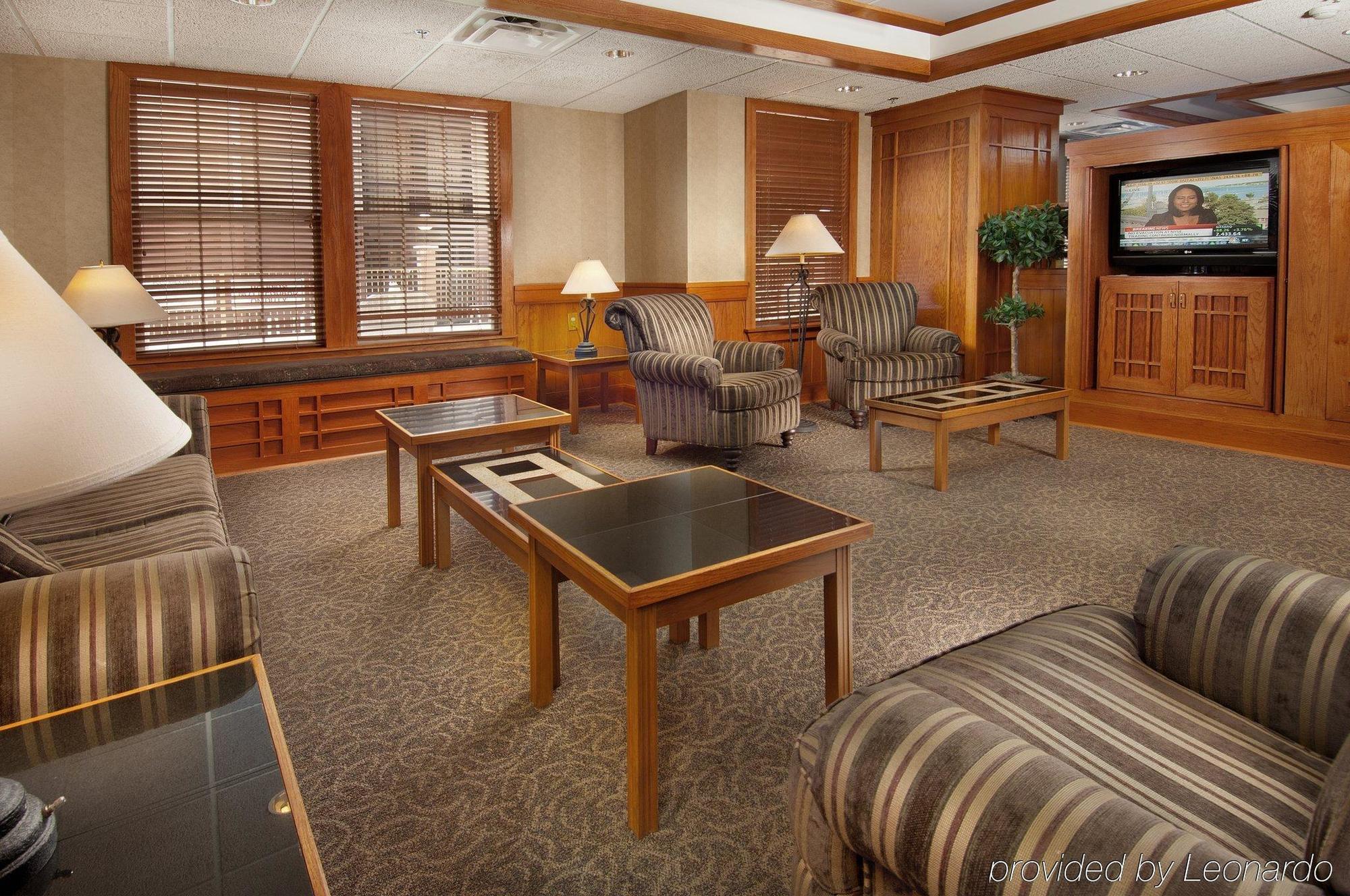 Drury Inn & Suites 맥앨린 내부 사진